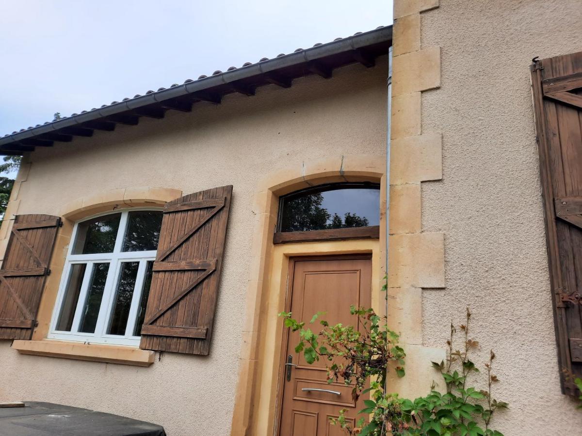 Chez Line Et Pierre: Appartement Spacieux, Lumineux Et Equipe La Bastide-de-Sérou Exterior foto